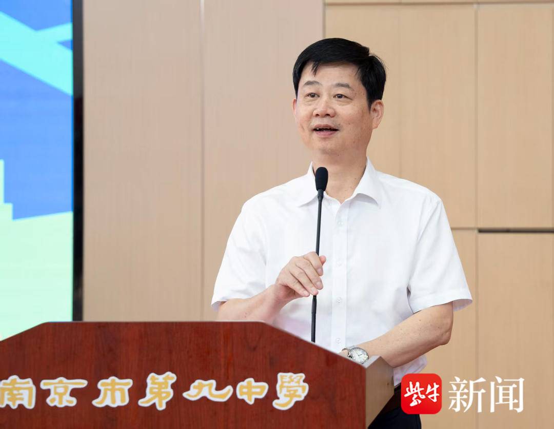 亮的一页, 在轻松愉悦