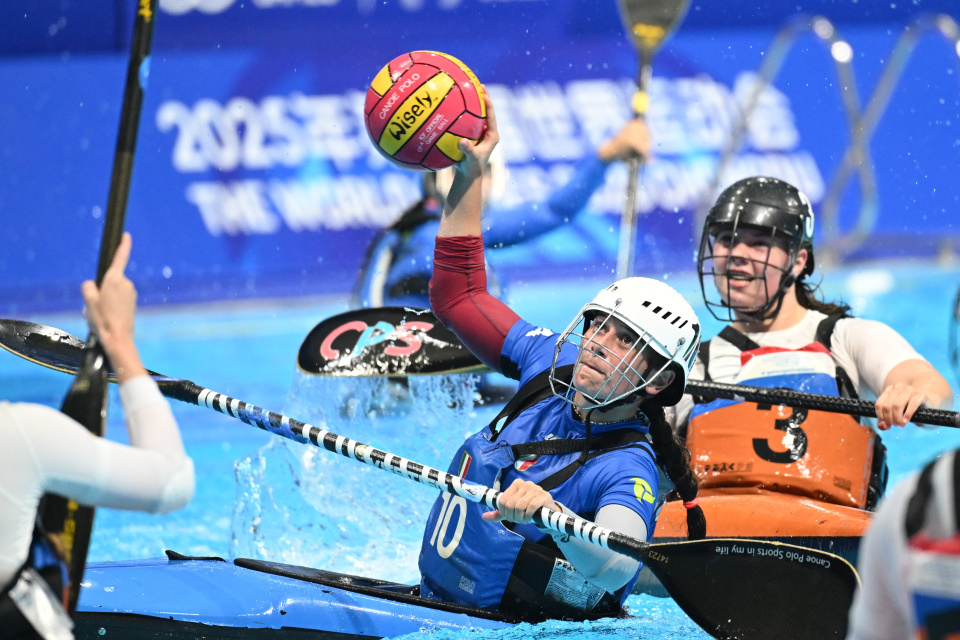 新华社记者, WOxBu