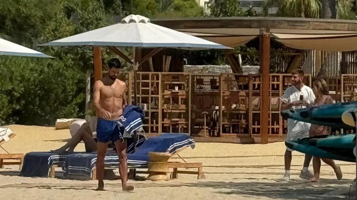 在雅典附近, ws 在雅典附近, ws