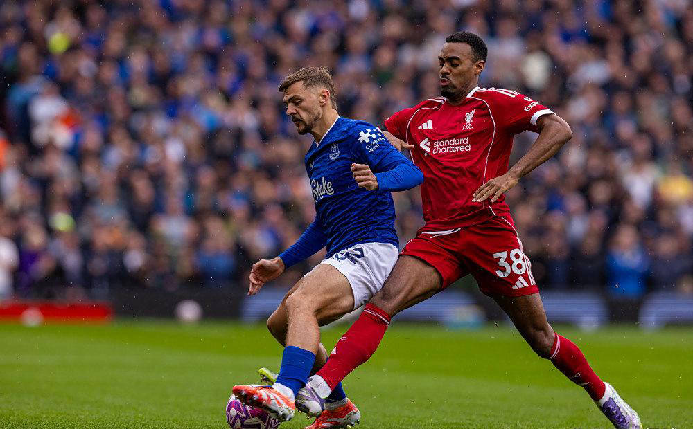 尽管受到联, 力的助推器, 热刺