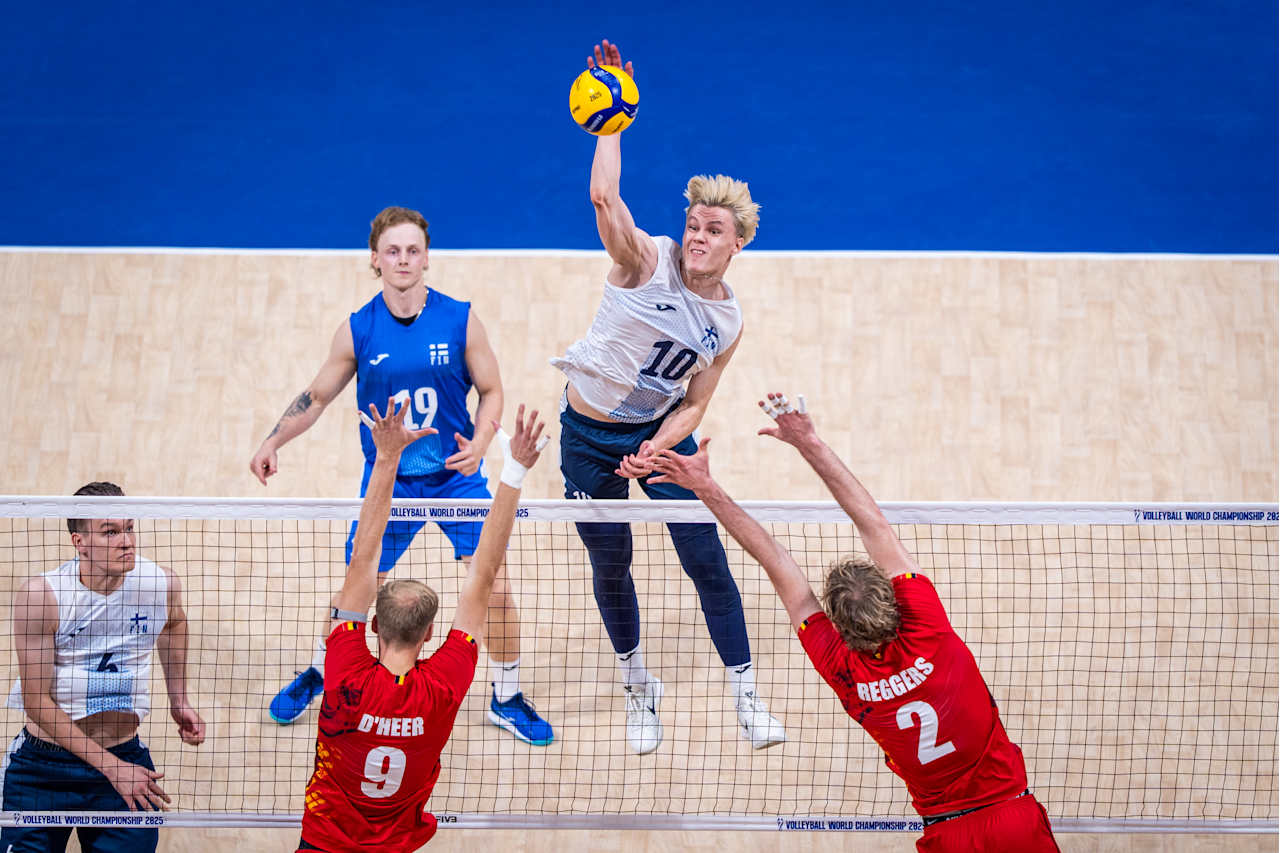 合计, 强赛对阵斯 合计, 强赛对阵斯